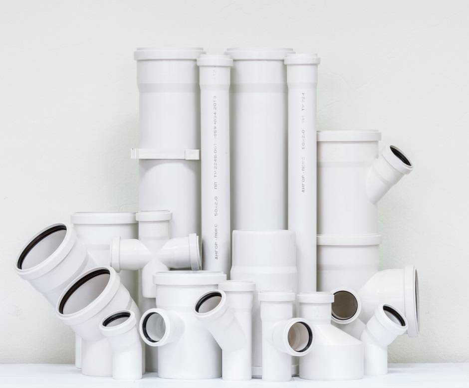 Как проводить монтаж пластиковых труб для канализации