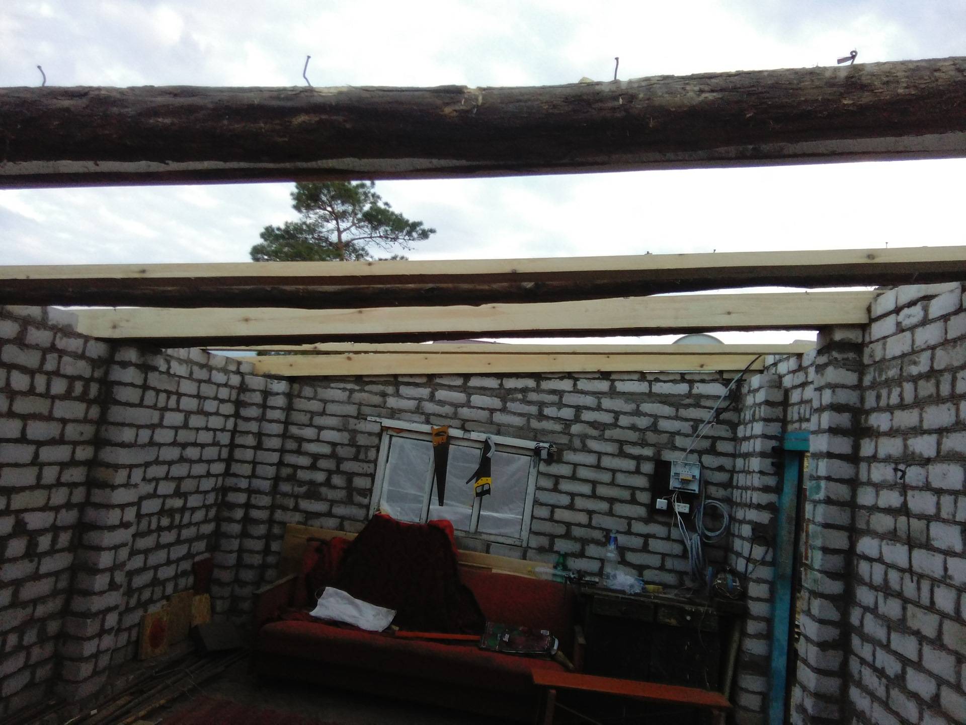Односкатная крыша для гаража, как правильно сделать, в том числе своими руками, а также особенности ее устройства и монтажа