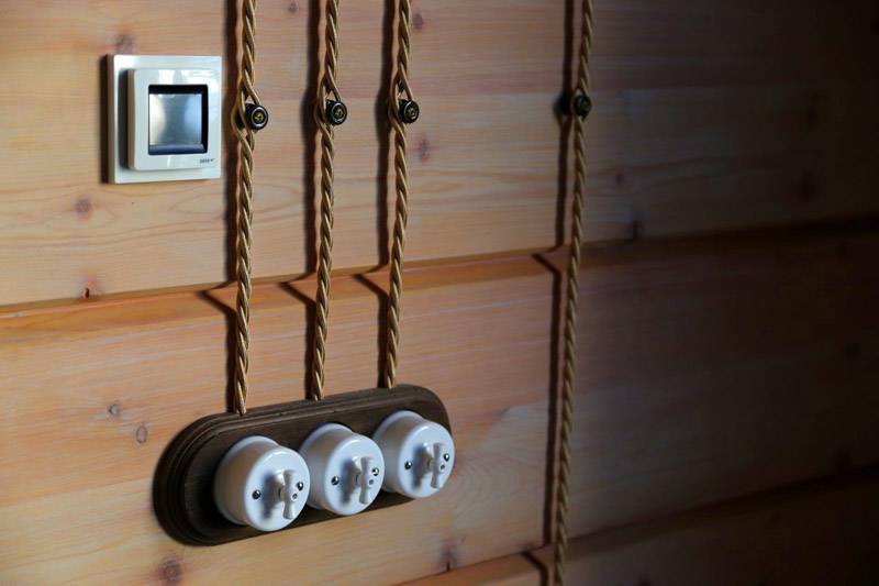 Ретро проводка в деревянном доме | электромонтаж и особенности применения декоративных элементов сети