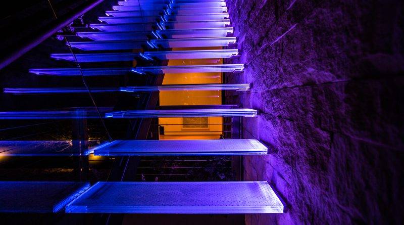 Подсветка лестницы: какую выбрать, как сделать самостоятельно - led свет