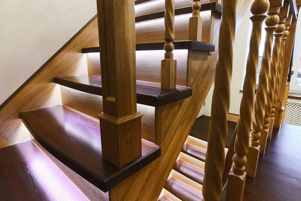 Чем обработать лестницу из дерева в доме - по ступенькам