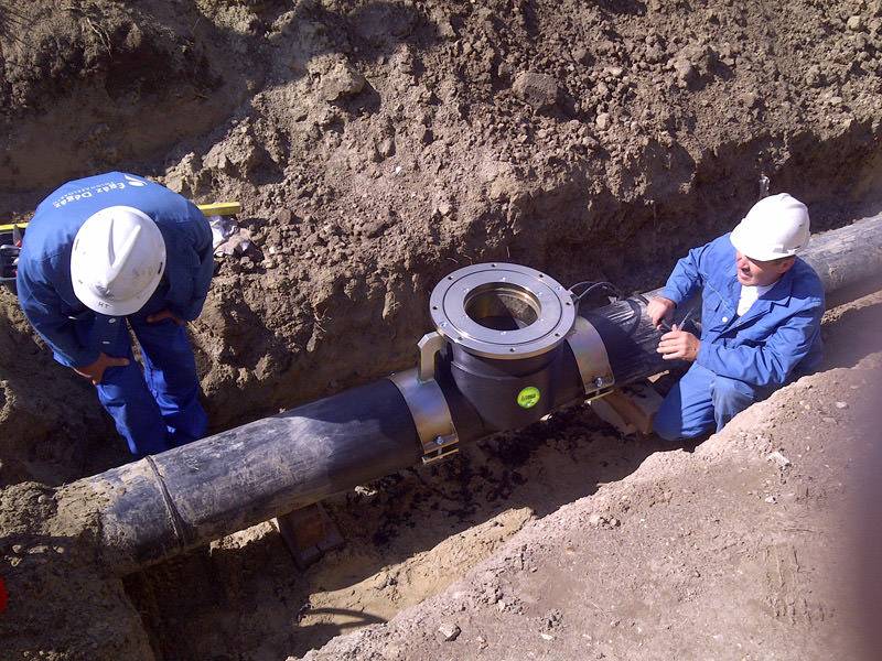 Врезка в трубу водопровода: основные принципы и этапы работ