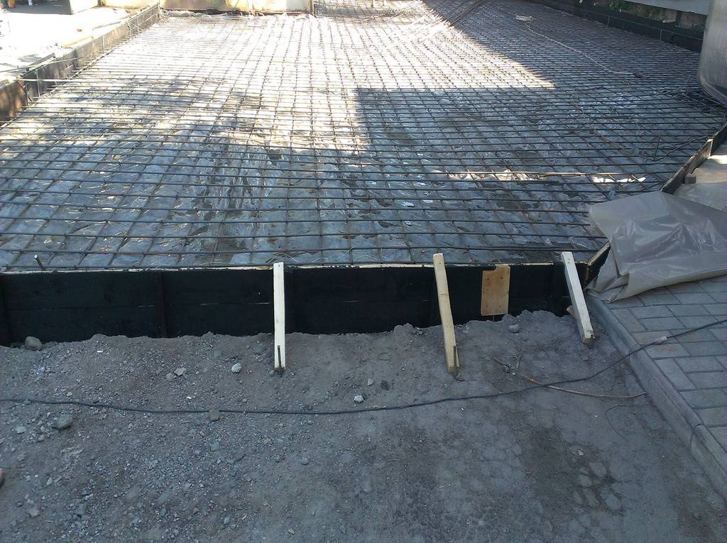 Въезд в гараж: особенности обустройства и полезные советы