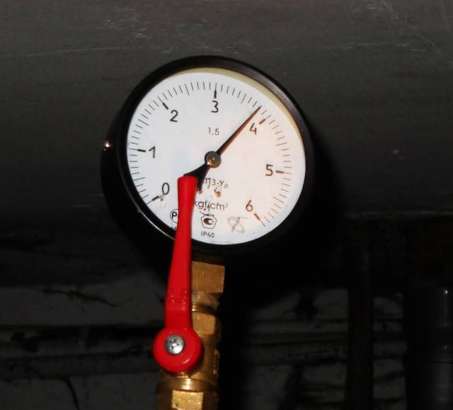 Как изменяется давление в системе отопления: прослеживаем процесс от этапа заполнения до циркуляции горячего теплоносителя