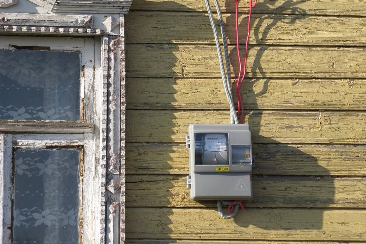 Правила установки электросчетчика в доме, на даче
