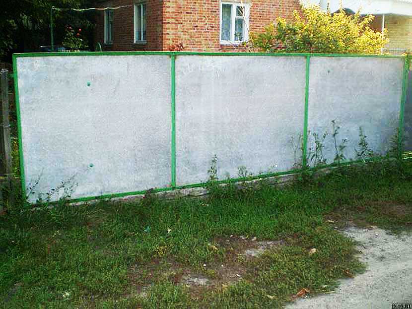 Забор из шифера своими руками - всё о воротах и заборе