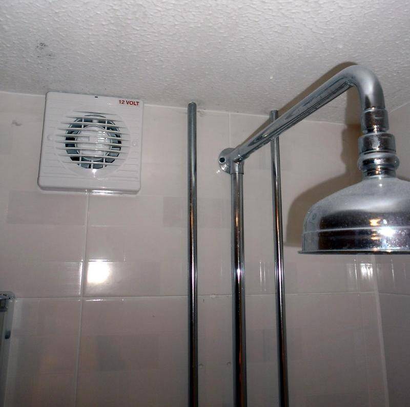 Вентиляция в ванной комнате и туалете – особенности установки в частном доме