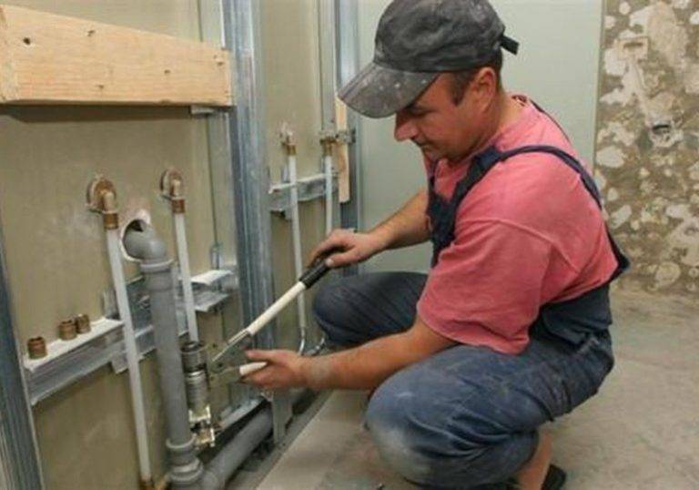 Кто должен менять стояки отопления в приватизированной квартире или в многоквартирном доме?