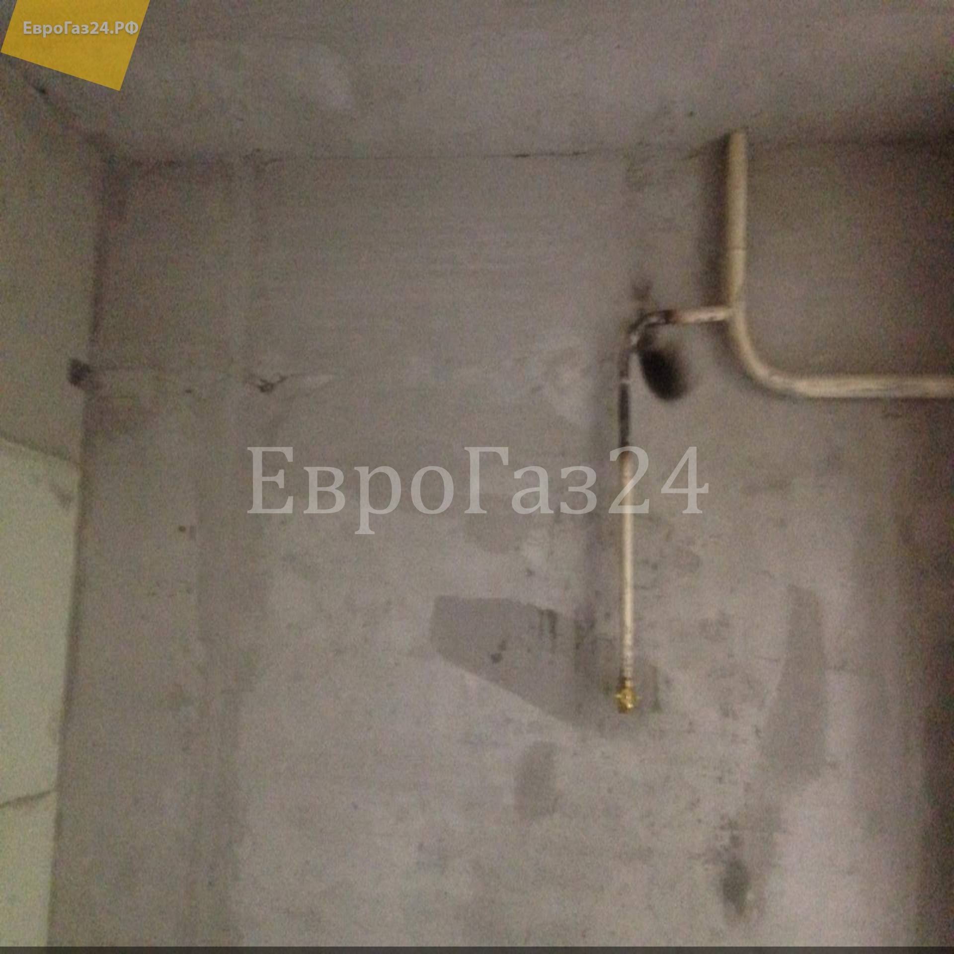 Как спрятать газовую трубу на кухне: фото примеров
