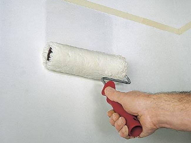 Как подготовить потолок к покраске: этапы проведения работ
