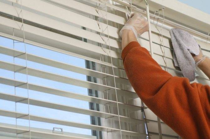 Как самостоятельно почистить вертикальные жалюзи в домашних условиях? обзор