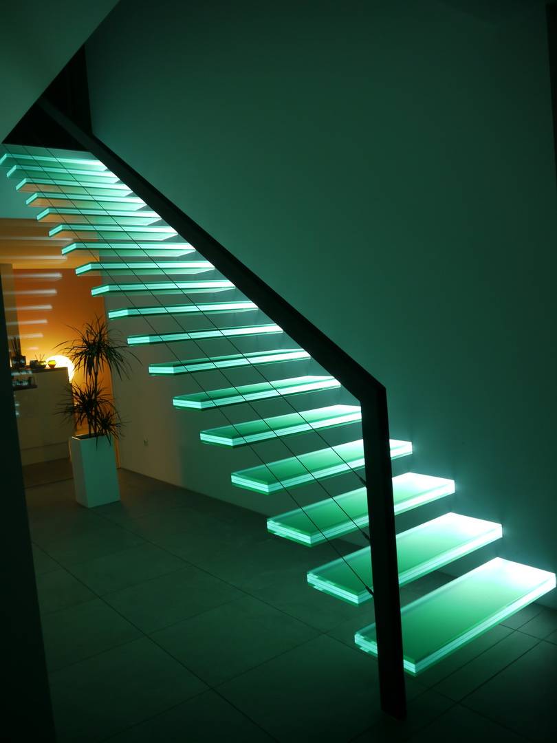 Лестница на второй этаж в частном доме освещение фото