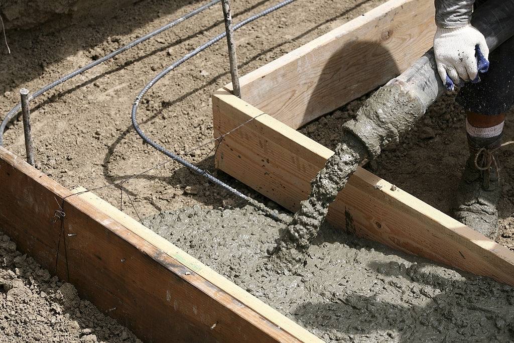 Можно ли заливать фундамент частями за несколько дней, как поведёт себя бетон
