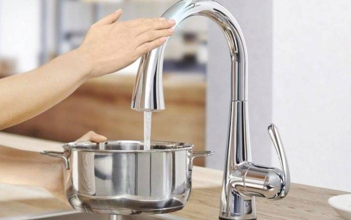 Как правильно выбрать и самостоятельно установить смеситель для воды на кухне?