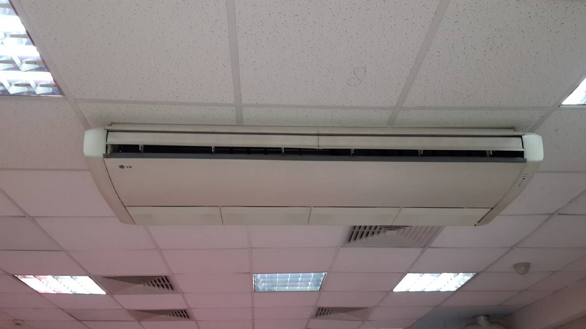 Haier ac24cs1era(s). Напольно потолочный кондиционер 24 блок. Потолочный сплит кондиционер. Напольно потолочный кондиционер хайер. Потолочный сплит кондиционер.