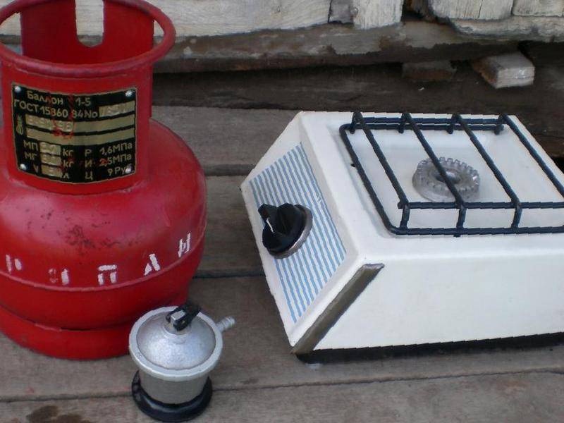 Газовый баллон на даче - для плиты, обогревателя и других нужд