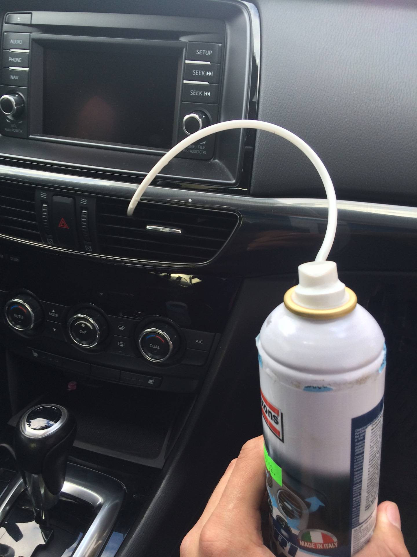 Как правильно включить кондиционер в машине летом: инструкция