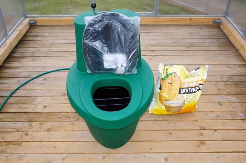 Биотуалет для дачи: как обойтись без откачки отходов и не страдать от неприятного запаха