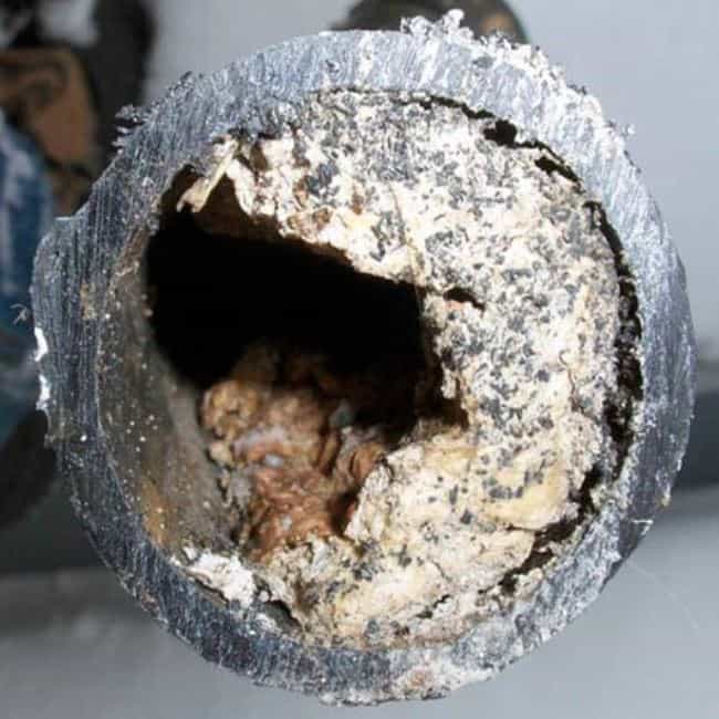 Как прочистить канализационную трубу в домашних условиях от засора: лучшие средства и методы устранения засоров