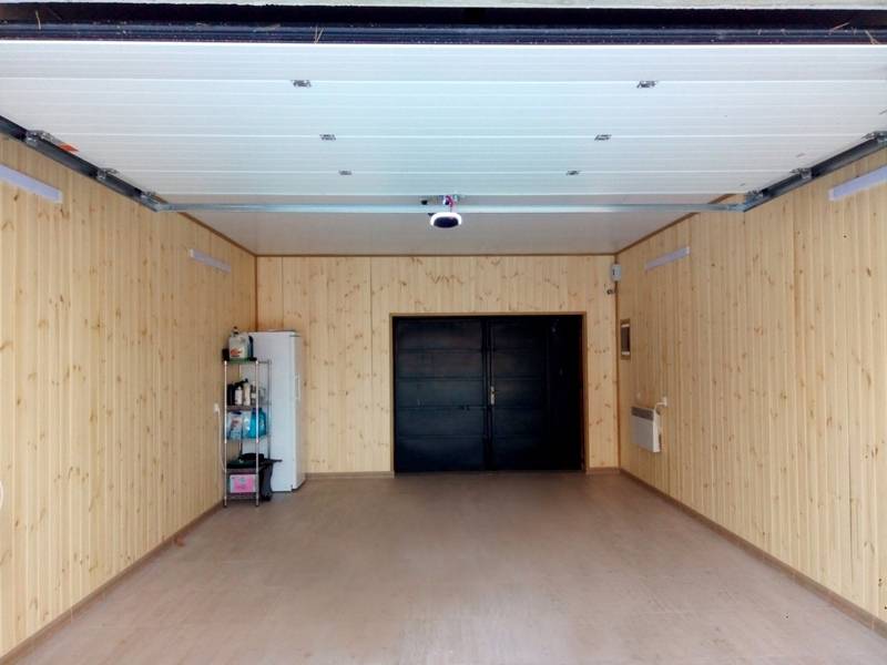 Недорогие варианты наружной отделки стен гаража