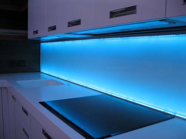 Как сделать подсветку фартука на кухне: освещение рабочей зоны и размещение основных источников света (90 фото)