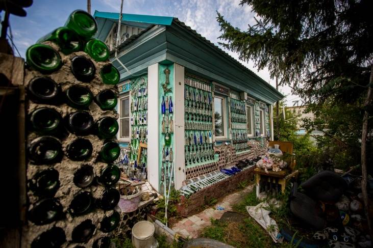 Пол из стеклянных бутылок: 10 фото потрясающих задумок!