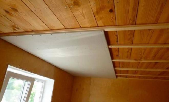 Как в частном доме сделать потолок? (видео)