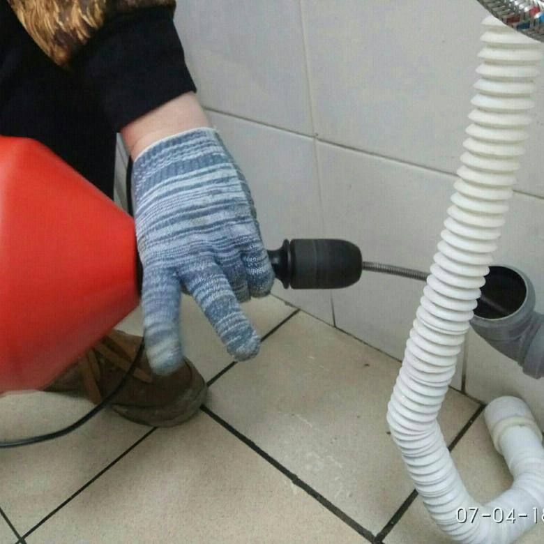 Как прочистить водопроводную трубу в домашних условиях причины засоров и действенные способы очистки