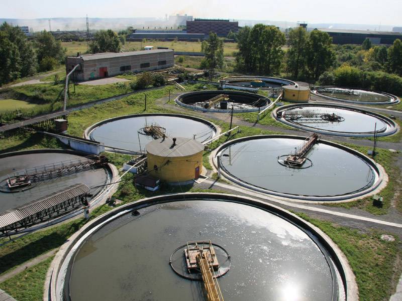 Оборудование очистки сточных вод: производители, также основные виды - биореактор, фильтры, решетки, нефтеловушки, отстойники, сепараторы и флотаторы