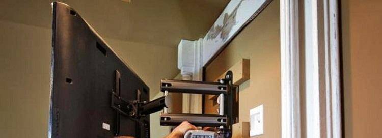 Как повесить телевизор на стену без кронштейна своими руками