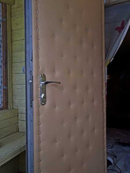 Обивка металлических дверей (64 фото): отделка изнутри входной двери и её обшивка, а также облицовка декоративным камнем