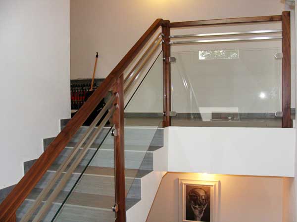Высота перил на лестнице по гост: стандарты высот ограждений и поручней