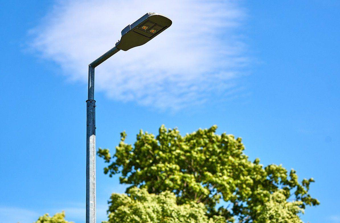 Уличные светодиодные светильники на столбы: виды, устройство и технические характеристики