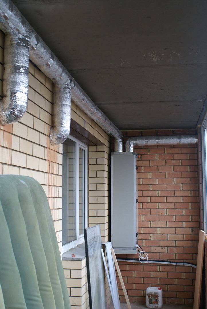 Устройство вентиляции на балконе – различные техники