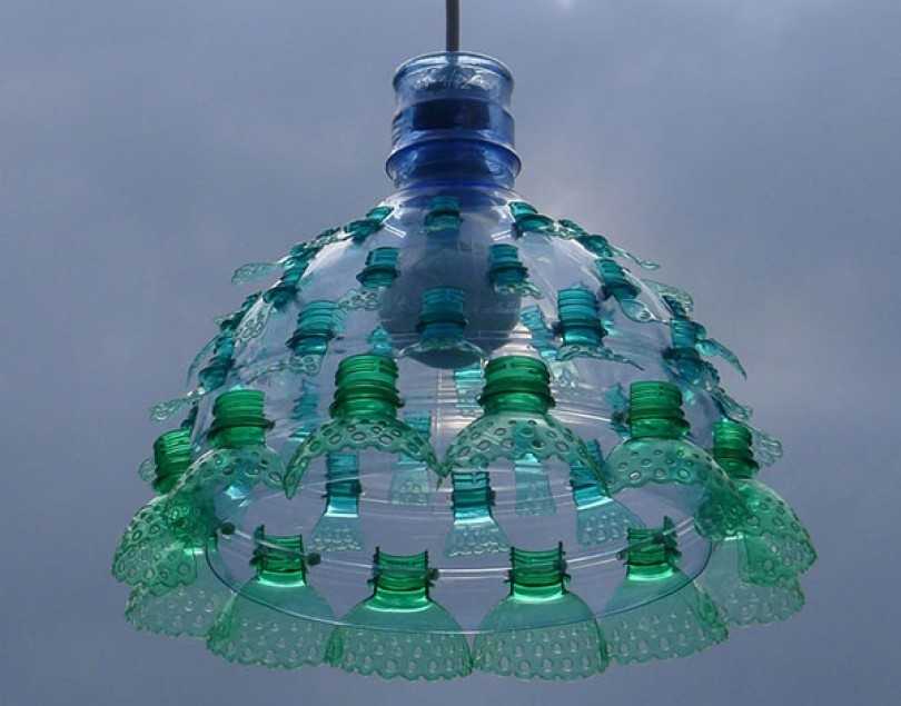 Поделки из бутылок - как использовать пластиковую и стеклянную тару для реализации творческих идей (95 фото)