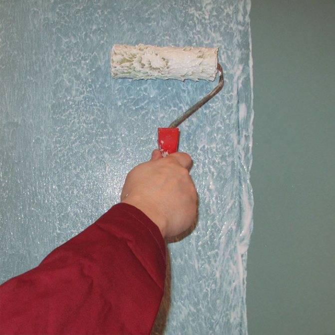 Стеклохолст под покраску (34 фото): вариант-паутинка под покраску, как красить стены без шпаклевки, технология выполнения работ, отзывы