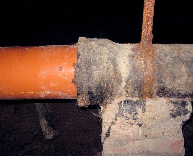 Ремонт канализационной трубы без демонтажа: способы как отремонтировать