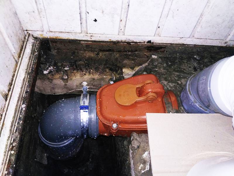 Устройство обратного клапана для канализации