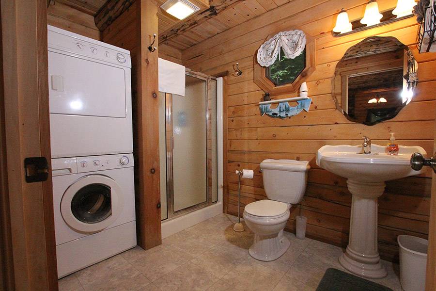 Ванная комната в деревянном доме: особенности выполнения ремонта своими руками