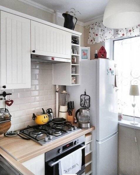Дизайн маленькой кухни в хрущевке: планировка, оформление, мебель