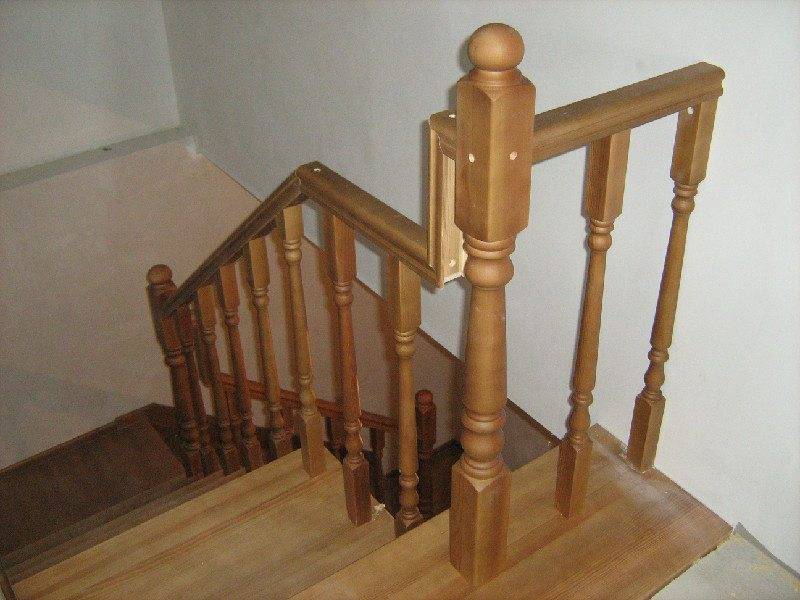 Как и чем красить лестницу в доме: советы профессионалов