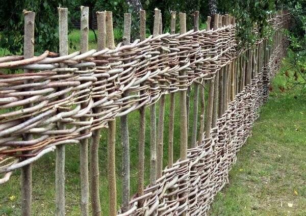 Забор плетенка из доски своими руками - всё о воротах и заборе