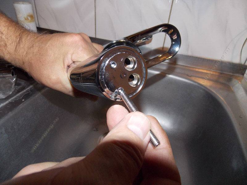 Как поменять смеситель на кухне своими руками