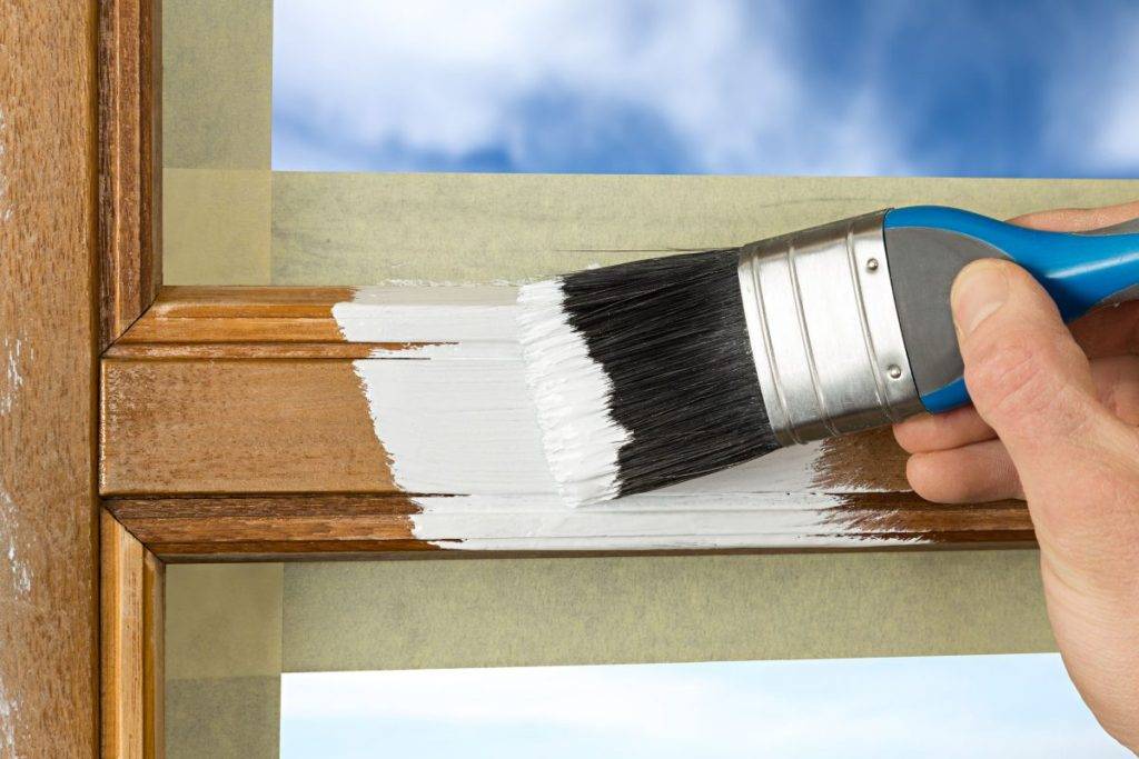 Выбираем современную краску для деревянных окон