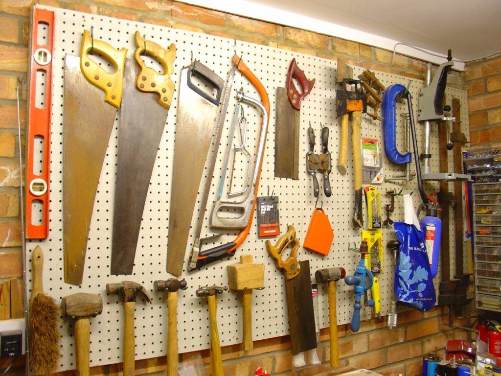 Способы хранения инструмента в мастерской. домашняя мастерская – оптимизация пространства и удобное хранение инструментов