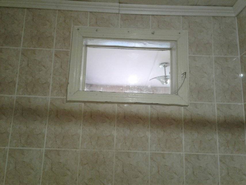 Зачем окно между кухней и ванной