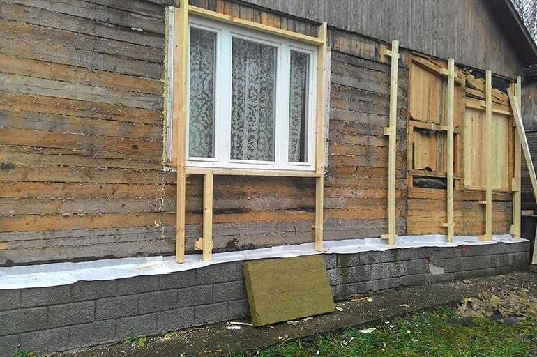 Утепление деревянного дома снаружи минватой под сайдинг и обшивка стен своими руками (видео)