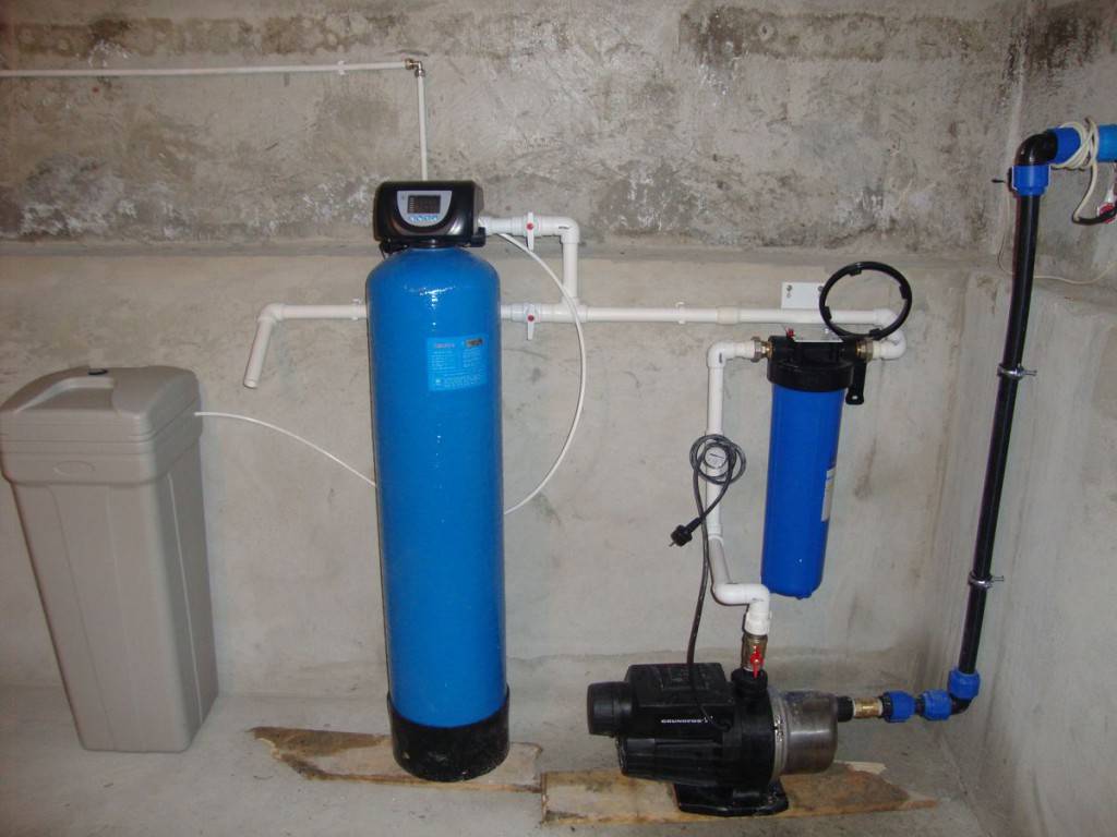 Способы обезжелезивания воды из скважины до питьевого состояния на vodatyt.ru