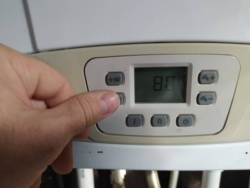 Подключение газового котла в частном доме к системе отопления и электросети