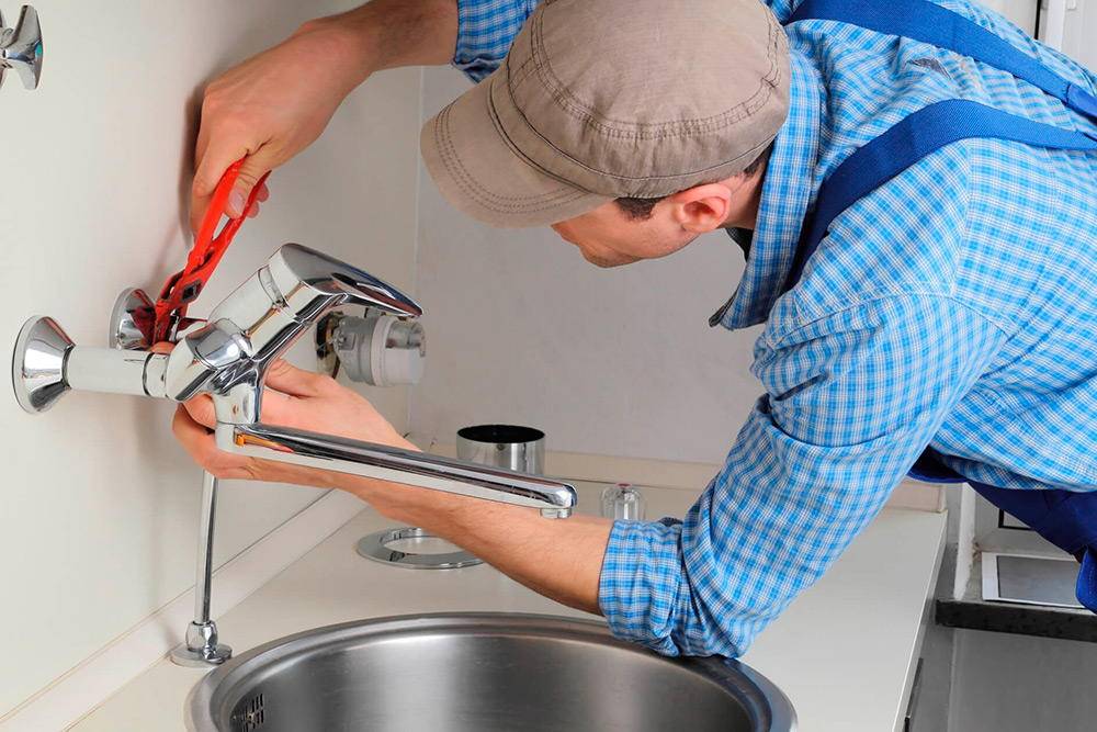 Как поменять смеситель на кухне замена крана своими руками